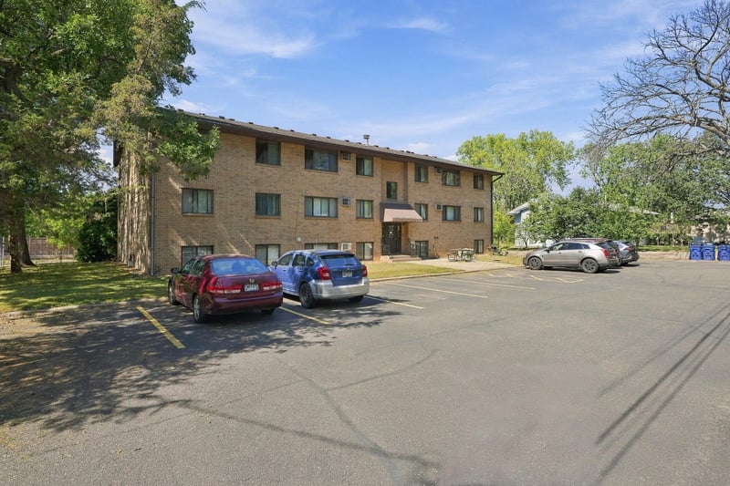 4621 University Ave NE, Columbia Heights, MN 55421