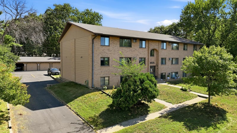4621 University Ave NE, Columbia Heights, MN 55421