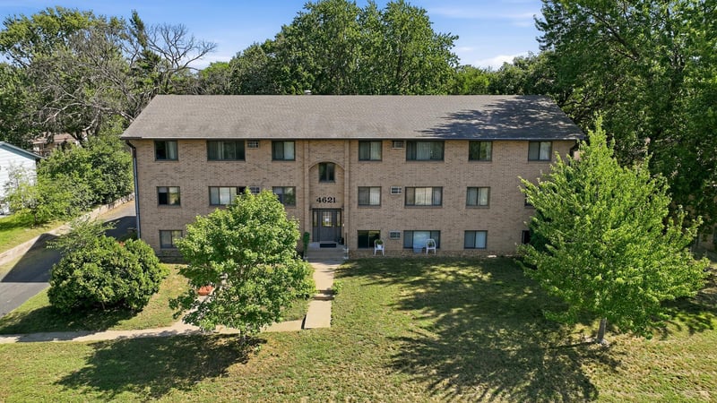 4621 University Ave NE, Columbia Heights, MN 55421