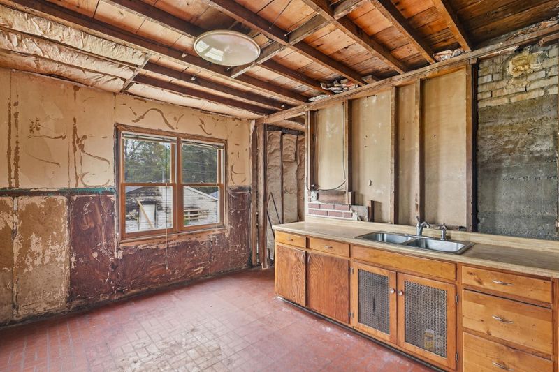 111 14th Ave S, South Saint Paul, MN 55075