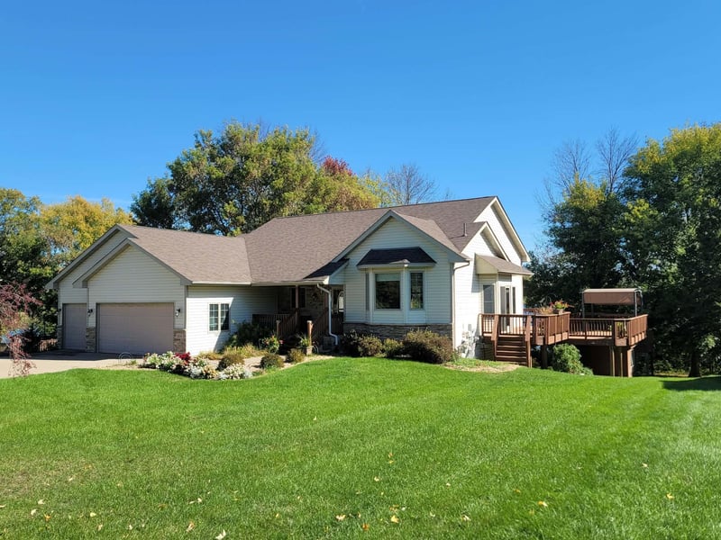 28319 Lakeside Ln, Lindstrom, MN 55045