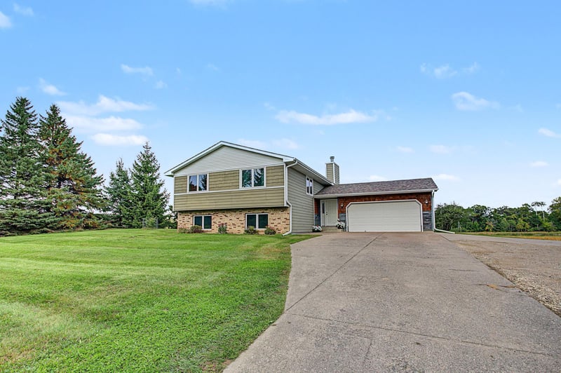 11409 Manning Trl N, Stillwater, MN 55082