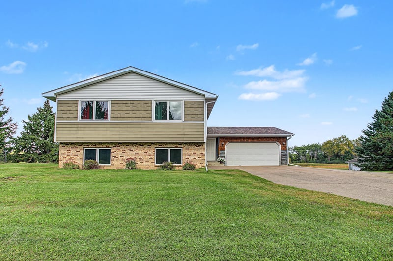 11409 Manning Trl N, Stillwater, MN 55082