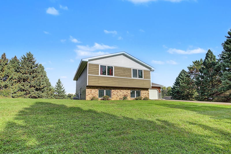 11409 Manning Trl N, Stillwater, MN 55082