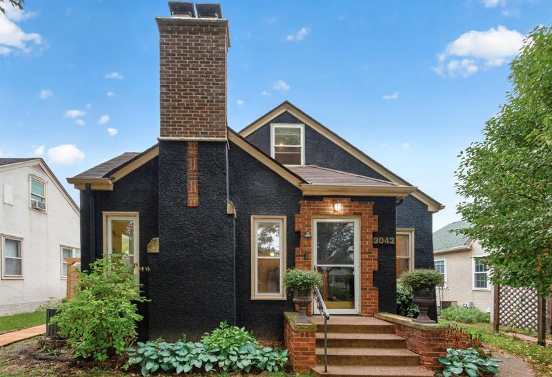 3042 Arthur St NE, Minneapolis, MN 55418
