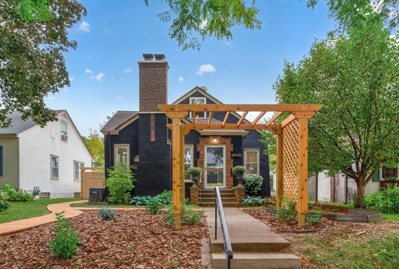 3042 Arthur St NE, Minneapolis, MN 55418