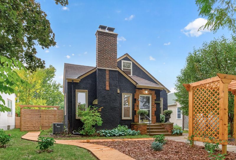 3042 Arthur St NE, Minneapolis, MN 55418