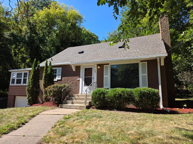 909 Old Lexington Ave, Saint Paul, MN 55116
