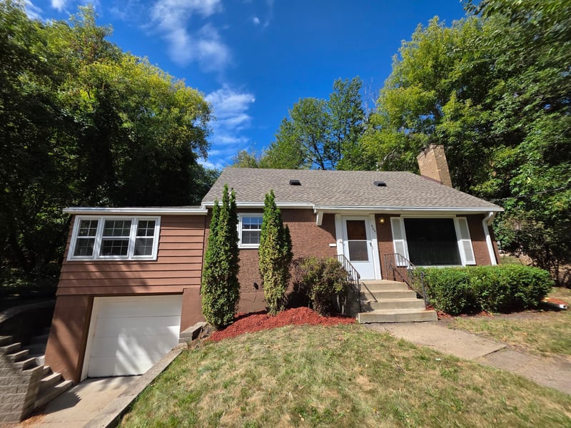909 Old Lexington Ave, Saint Paul, MN 55116