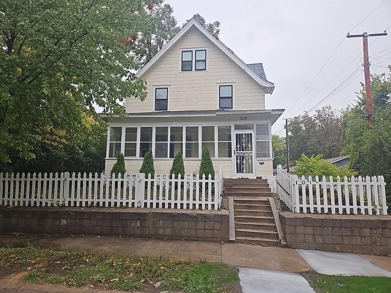 1014 25th Ave N, Minneapolis, MN 55411