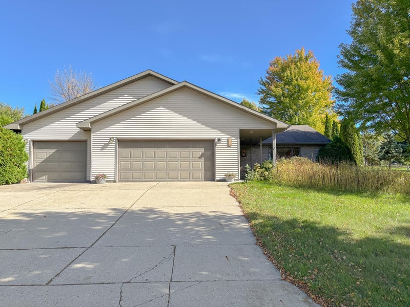 1727 S Court St, Fergus Falls, MN 56537