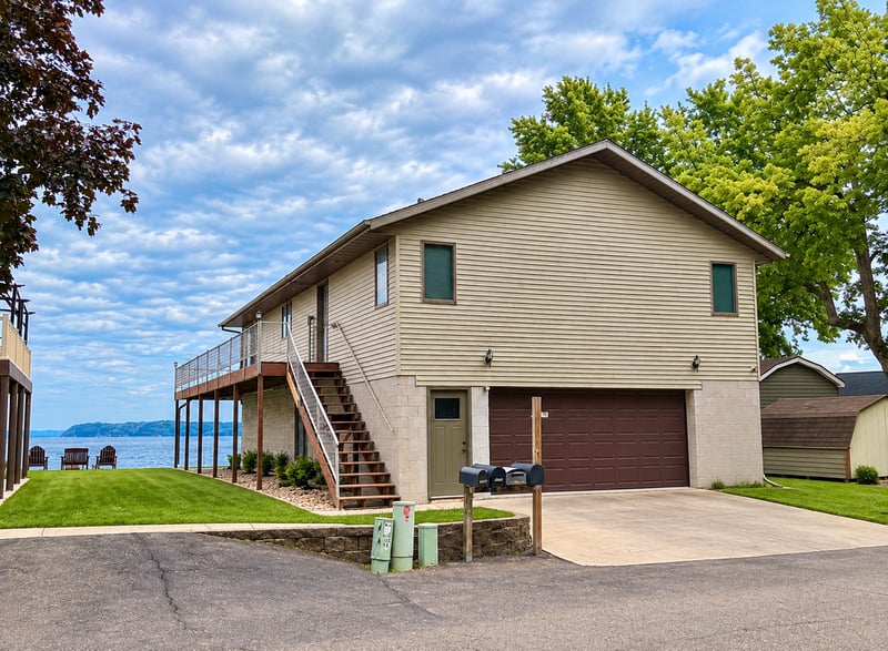 2800 Central Point Rd, Lake City, MN 55041