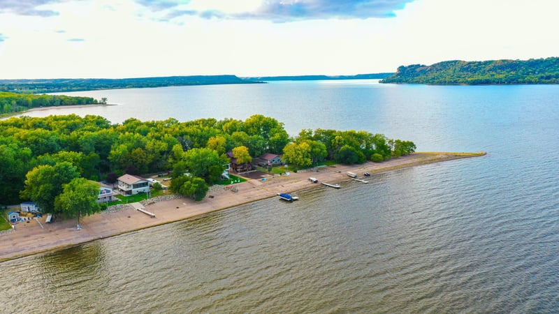2800 Central Point Rd, Lake City, MN 55041