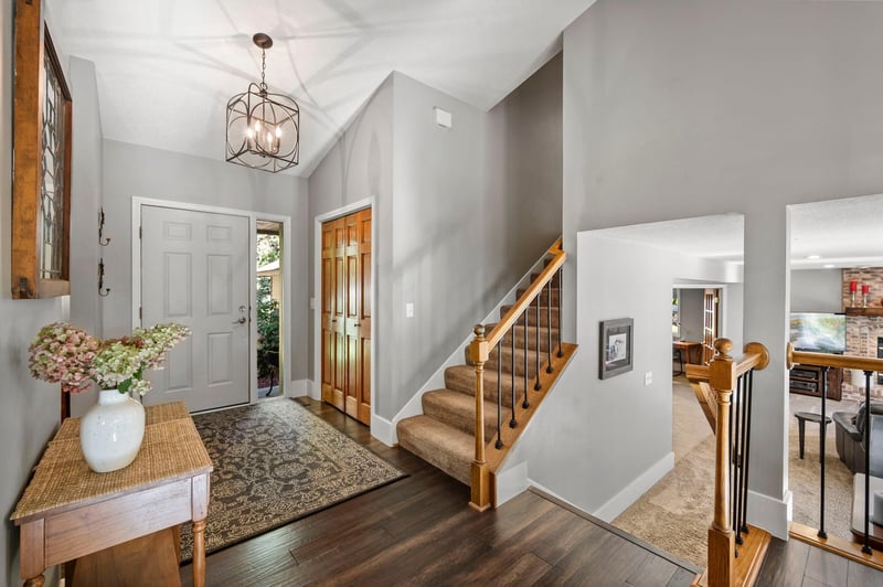 1205 Hilloway Cir, Burnsville, MN 55306