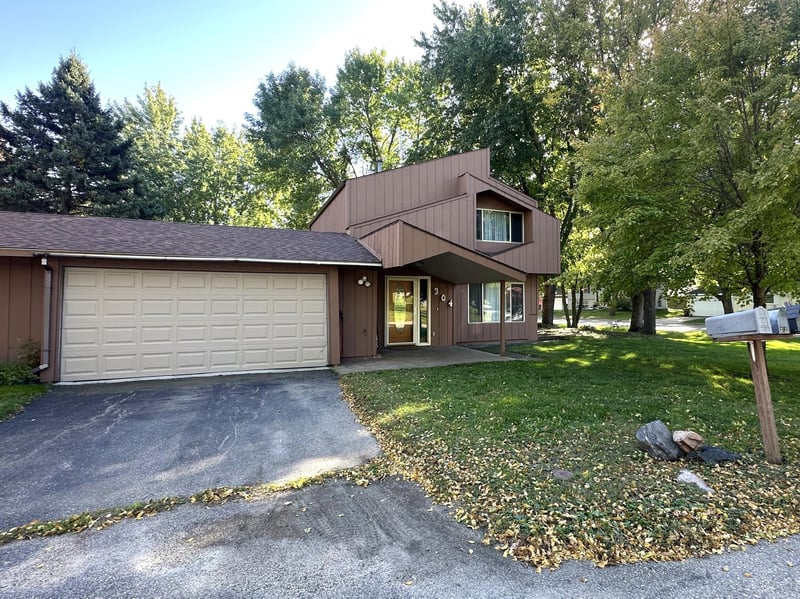 304 Cedar Ln, Montevideo, MN 56265