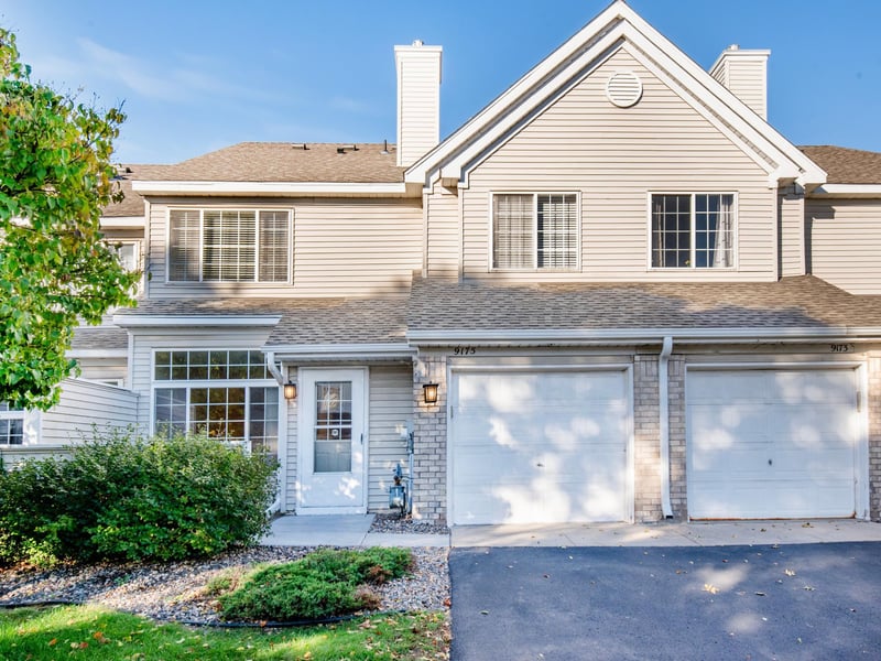 9175 Troon Ct, Woodbury, MN 55125