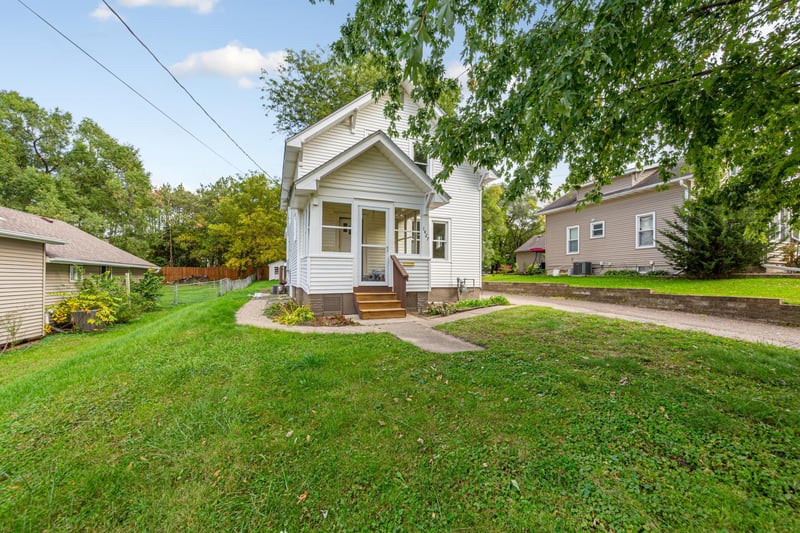 1427 Central Ave N, Faribault, MN 55021