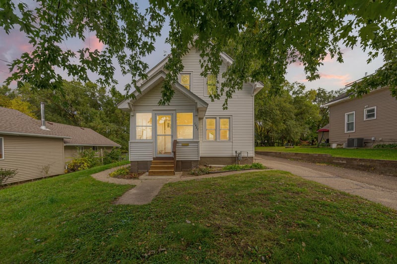 1427 Central Ave N, Faribault, MN 55021