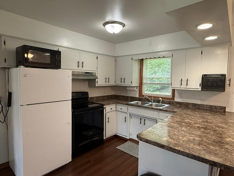 502 Prospect St, Milroy, MN 56263