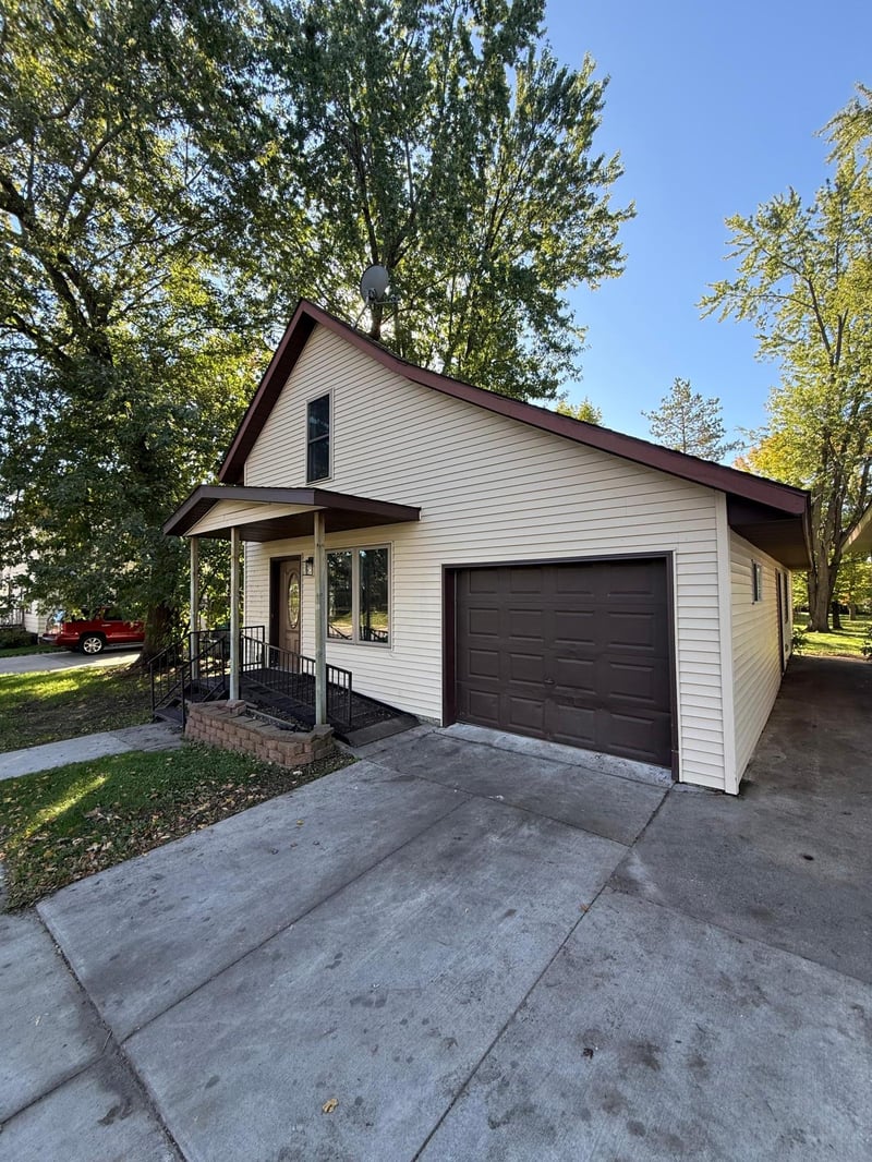 525 Lake St N, Sauk Centre, MN 56378