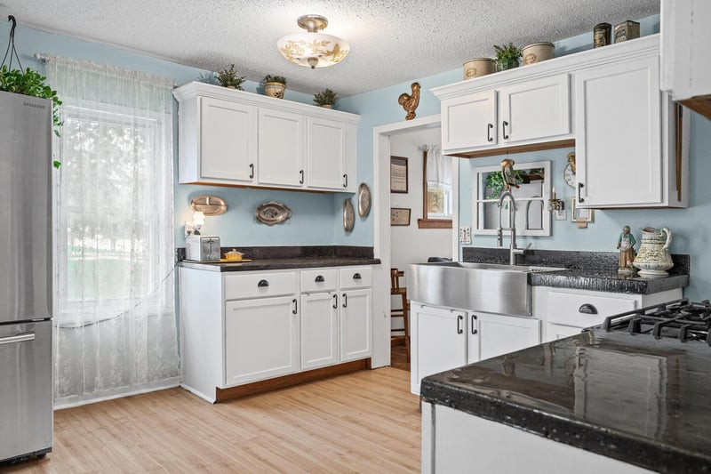 36 S Elm St, La Crescent, MN 55947