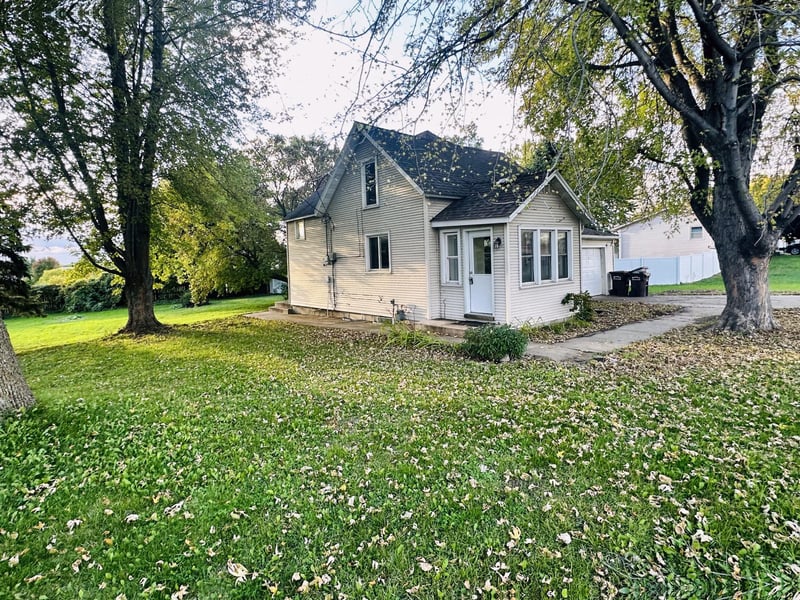 523 Oak Ave N, Maple Lake, MN 55358