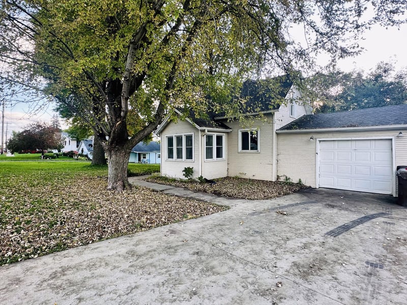 523 Oak Ave N, Maple Lake, MN 55358