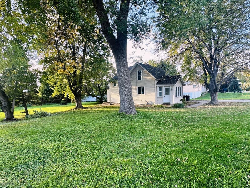 523 Oak Ave N, Maple Lake, MN 55358