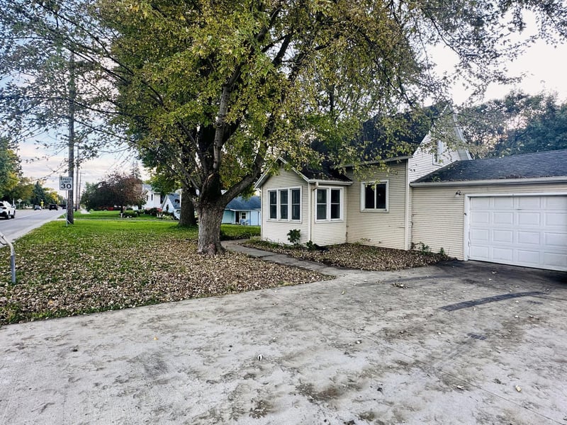523 Oak Ave N, Maple Lake, MN 55358