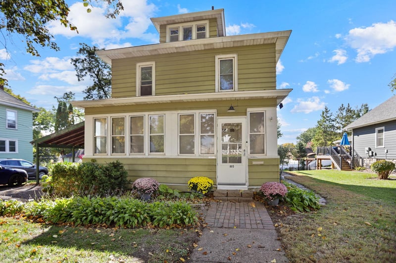805 1st St SW, Faribault, MN 55021