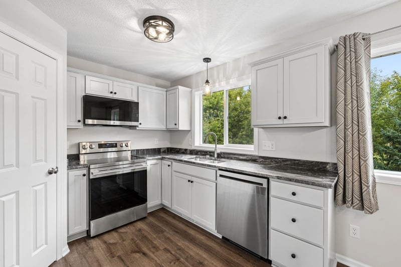 6984 91st St NE, Monticello, MN 55362