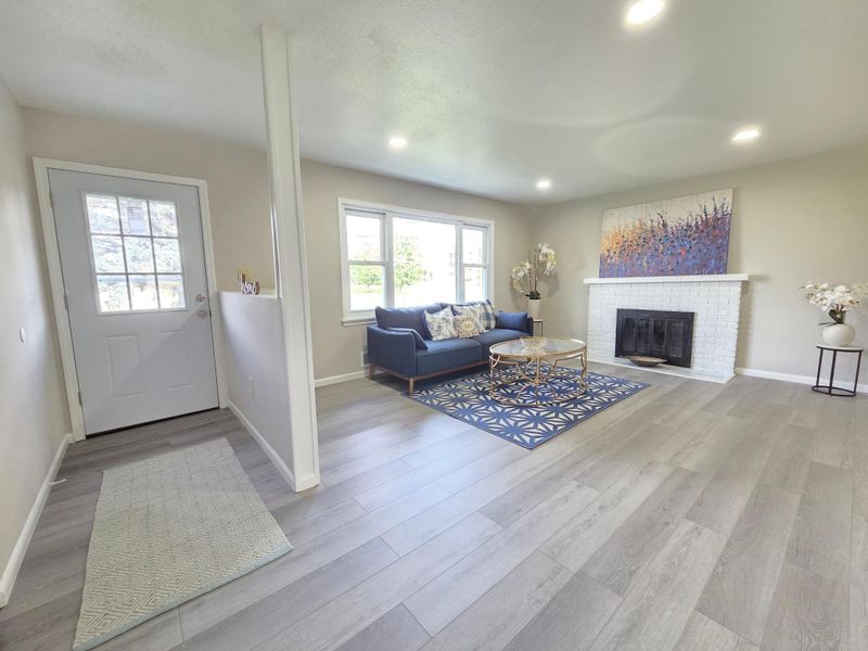 5201 W 84th St, Bloomington, MN 55437