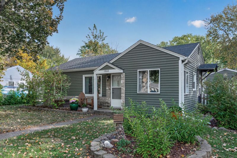 1908 Kathleen Dr, West Saint Paul, MN 55118