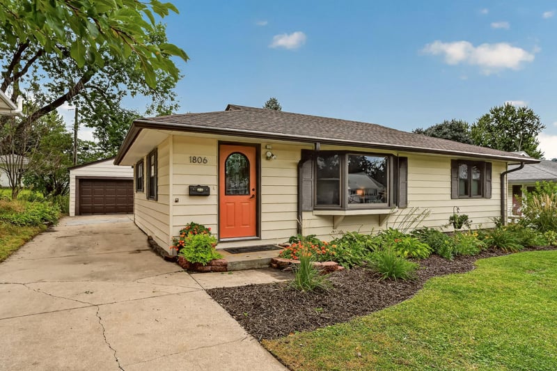 1806 17 1/2 St NW, Rochester, MN 55901