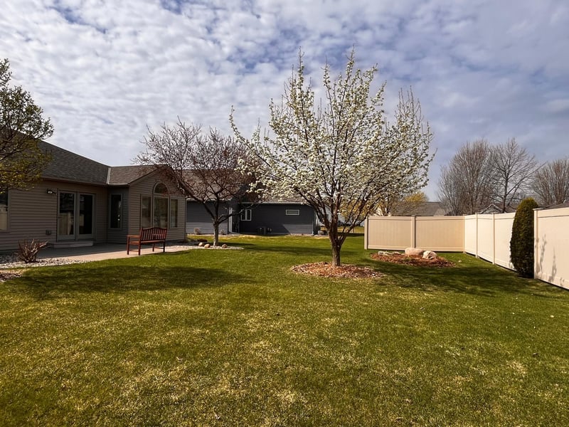 5723 Glenview Ln, Saint Cloud, MN 56303