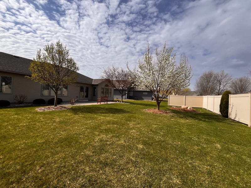 5723 Glenview Ln, Saint Cloud, MN 56303
