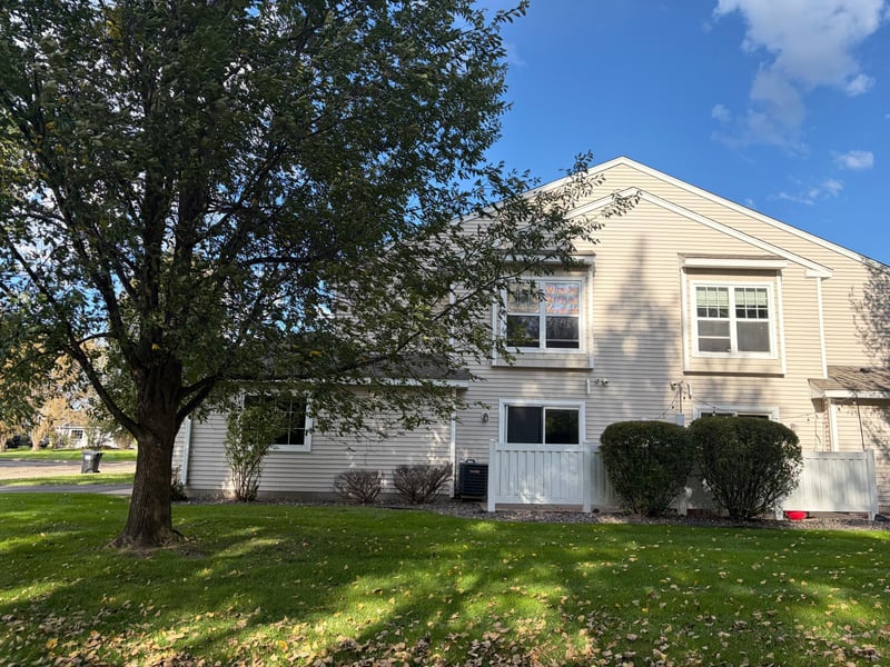5065 149th St N #2, Hugo, MN 55038
