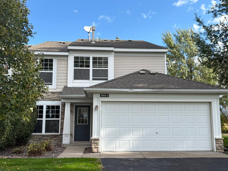 5065 149th St N #2, Hugo, MN 55038