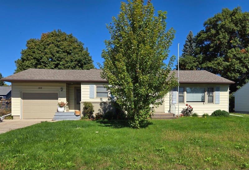 142 5th St NW, Blooming Prairie, MN 55917