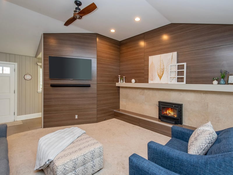 1492 Red Cedar Rd, Eagan, MN 55121