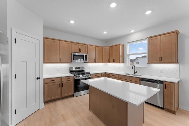 6431 Jarvis Ave, Cottage Grove, MN 55016
