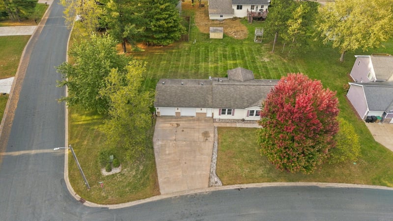 1027 Prairie Cir, Menomonie, WI 54751