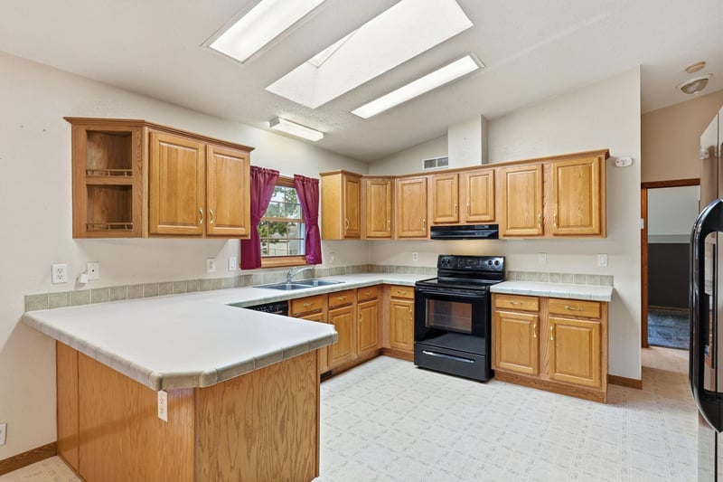 1027 Prairie Cir, Menomonie, WI 54751