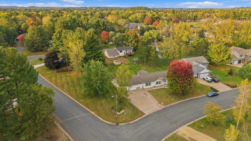 1027 Prairie Cir, Menomonie, WI 54751