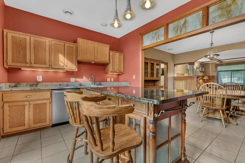 521 1st St SE, Richmond, MN 56368