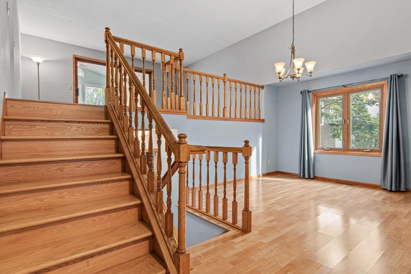7400 W 112th St, Bloomington, MN 55438