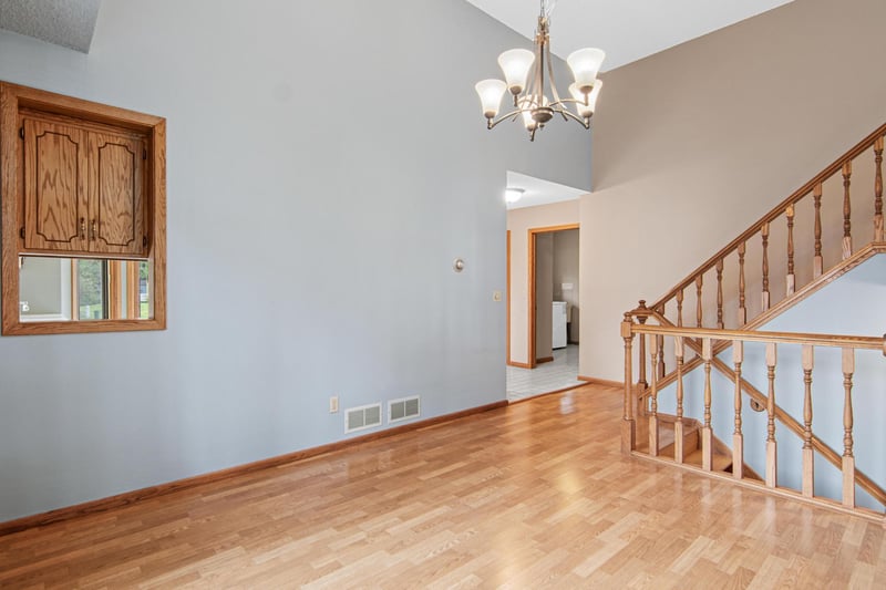 7400 W 112th St, Bloomington, MN 55438