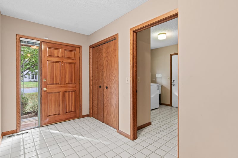 7400 W 112th St, Bloomington, MN 55438