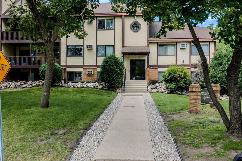835 Driftwood Dr, Saint Cloud, MN 56303