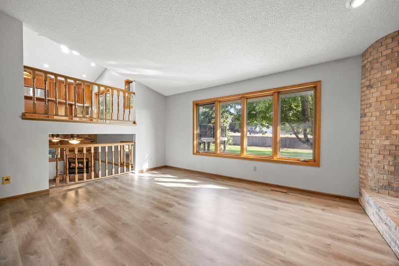 1762 Drake Dr, Eagan, MN 55122
